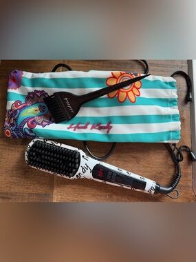 Head Kandy hairbrush style hair straightener